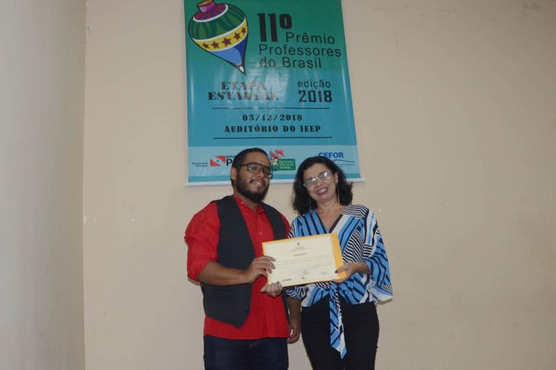 Em 2015, a Secretaria de Estado de Educação (Seduc) criou o Centro de Formação dos Profissionais da Educação Básica do Estado do Pará (CEFOR), com a perspetiva de apropriação das metodologias formativas e de transferência de tecnologia. Nesta segunda-feira (3), o Centro comemorou (foto) os quatro anos de criação durante cerimônia realizada no Instituto de Educação Estadual do Pará (IEEP), prédio histórico que abriga o CEFOR. Participaram da ocasião professores, formadores, a secretária de Educação do Estado, Ana Cláudia Serruya Hage e o secretário Adjunto de Ensino, José Roberto da Silva.

 FOTO: RAI PONTES / ASCOM SEDUC
DATA: 04.12.2018
BELÉM - PARÁ <div class='credito_fotos'>Foto: Rai Pontes/Ascom Seduc   |   <a href='/midias/2018/originais/55d05b68-ddba-435e-8d8c-bb4cf28875f6.jpg' download><i class='fa-solid fa-download'></i> Download</a></div>