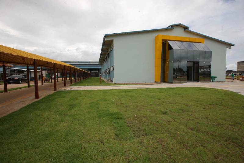 O Instituto Nacional de Desenvolvimento Social e Humano (INDSH), que vai administrar a gestão do Centro Integrado de Inclusão e Reabilitação (CIIR) (foto), abriu Processo Seletivo Público (PSP) para contratação de mais de 120 vagas nos mais diversos cargos.
FOTO: CARLOS SODRÉ / ARQUIVO AG. PARÁ
DATA: 17.02.2018
BELÉM - PARÁ <div class='credito_fotos'>Foto: CARLOS SODRÉ / AG. PARÁ | <a href='/midias/2018/originais/55fcedd0-4b00-4172-b42e-c26518500673.jpg' download><i class='fa-solid fa-download'></i> Download</a></div>