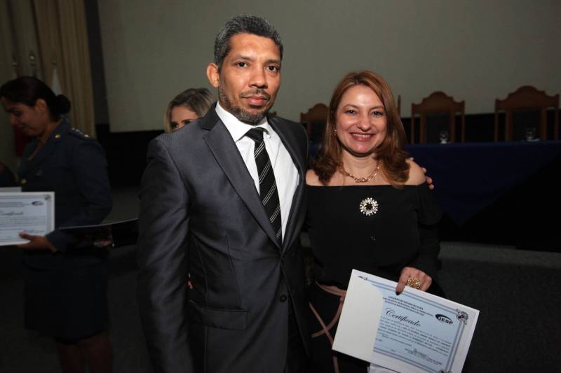 A Secretaria de Estado de Segurança Pública e Defesa Social (Segup), por meio do Instituto de Ensino de Segurança Pública (Iesp), realizou, nesta quarta-feira, 28, no auditório do Ciaba, as formaturas das turmas do Curso Superior de Polícia e Bombeiro Militar CSPBM/2018- Especialização em Gestão Estratégica e Defesa Social e dos cursos de Aperfeiçoamento de Oficiais- CAO/2018 da Polícia Militar do Pará e do Corpo de Bombeiros Militar do Pará- Especialização em Defesa Social em Cidadania. Na foto, o delegado geral da Polícia Civil, Claudio Galeno.

FOTO: SIDNEY OLIVEIRA / AG. PARÁ
DATA: 28.11.2018
BELÉM - PARÁ <div class='credito_fotos'>Foto: Sidney Oliveira/Ag. Pará   |   <a href='/midias/2018/originais/560b8438-a925-4625-83ae-1aada4e25792.jpg' download><i class='fa-solid fa-download'></i> Download</a></div>