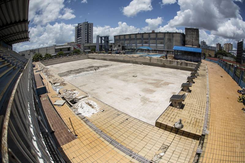 Obras do parque aquático, campus III da Uepa, em Belém.
FOTO: NAILANA THIELY / ASCOM UEPA
DATA: 20.03.18
BELÉM-PARÁ <div class='credito_fotos'>Foto: Nailana Thiely / Ascom Uepa | <a href='/midias/2018/originais/56ee0388-8d8b-42e5-92f3-8699bfaecab8.jpg' download><i class='fa-solid fa-download'></i> Download</a></div>