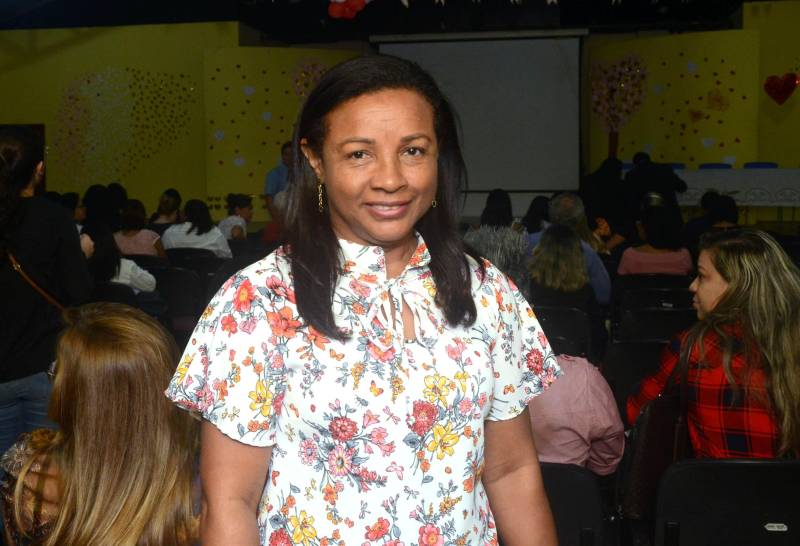 A Secretaria de Estado de Educação (Seduc), em parceria com a União Nacional dos Dirigentes Municipais de Educação, apresentou a gestores da educação, nesta quarta-feira (20), o Programa de Apoio à Implementação da Base Nacional Comum Curricular (BNCC), referente à Educação Infantil e ao Ensino Fundamental (anos iniciais e finais). Na foto, Ângela Pereira, gestora da 18ª URE, com sede em Mãe do Rio, no nordeste paraense, avalia que a parceria do Estado e municípios é imprescindível para a efetiva aplicação da nova BNCC.
FOTO: ELISEU DIAS / ASCOM SEDUC
DATA: 20.06.2018
BELÉM - PARÁ <div class='credito_fotos'>Foto: Eliseu Dias / Ascom Seduc | <a href='/midias/2018/originais/57230ff7-d540-4c01-8ae9-f0234a5b403c.jpg' download><i class='fa-solid fa-download'></i> Download</a></div>