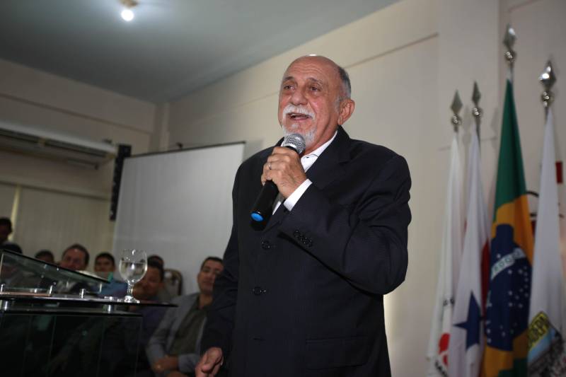 O governador Simão Jatene (foto) participou da reunião de lideranças da Assembleia de Deus, no Pará. A presença dele atendeu a um convite feito pela Convenção Interestadual de Ministros e Igrejas Evangélicas Assembleias de Deus no Estado do Pará (Comieadepa). Acompanhado do presidente da Assembleia Legislativa do Estado do Pará (Alepa), Márcio Miranda e do deputado estadual, Olival Marques.
FOTO: ANTONIO SILVA / AG. PARÁ
DATA: 28.03.2018
BELÉM - PARÁ <div class='credito_fotos'>Foto: Antônio Silva/Ag. Pará | <a href='/midias/2018/originais/57d69570-f599-4322-bb84-16b9aedad46c.jpg' download><i class='fa-solid fa-download'></i> Download</a></div>