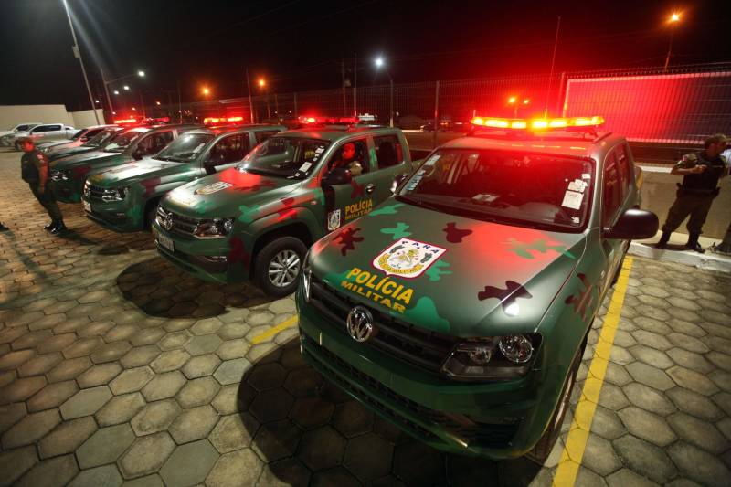 A pecuária é uma das principais cadeias produtivas do Pará, que se destaca no cenário nacional por possuir o quinto maior rebanho bovino, com mais de 20 milhões de cabeças. A importância do Estado na cadeia produtiva brasileira é destaque na InterCorte, evento que reúne iniciativas em prol do desenvolvimento do setor. A abertura, na noite desta segunda-feira, 21, no Carajás Centro de Convenções, em Marabá, sudeste paraense, contou com a presença do governador Simão Jatene, parlamentares e autoridades locais.

FOTO: THIAGO GOMES / AG. PARÁ
DATA: 21.05.2018
MARABÁ - PARÁ <div class='credito_fotos'>Foto: Thiago Gomes /Ag. Pará   |   <a href='/midias/2018/originais/592d2242-fb3b-4650-8242-df747becaac0.jpg' download><i class='fa-solid fa-download'></i> Download</a></div>