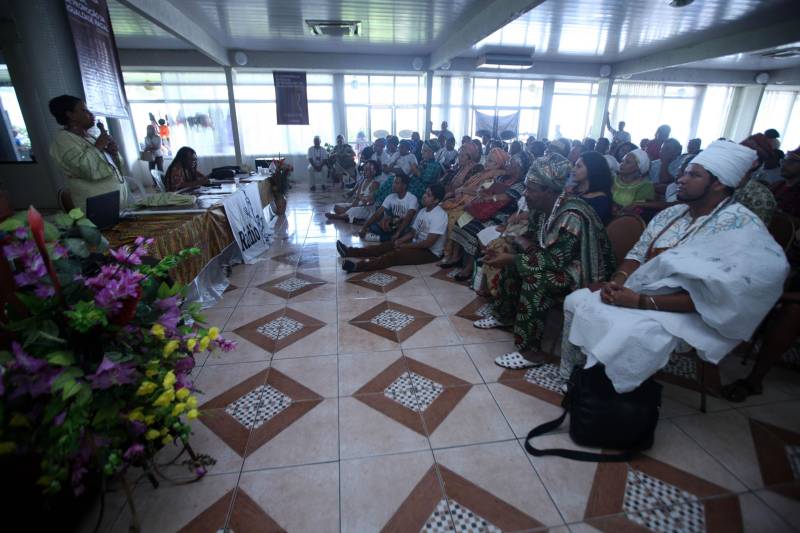 Mais de 400 lideranças de povos tradicionais de matrizes africanas, remanescentes quilombolas e indígenas estão reunidos em Belém, em um hotel da cidade, para a IV Conferência Estadual de Promoção da Igualdade Racial (Conepir). Na doto, a coordenadora nacional do Fórum Nacional de Segurança Alimentar e Nutricional dos Povos Tradicionais de Matriz Africana, a gaúcha Kota Mulanji.
FOTO: RODOLFO OLIVEIRA / AG. PARÁ
DATA: 28.03.2018
BELÉM - PARÁ <div class='credito_fotos'>Foto: Rodolfo Oliveira/Ag. Pará | <a href='/midias/2018/originais/5d0d3c41-3fad-4064-8699-09a45c4f250c.jpg' download><i class='fa-solid fa-download'></i> Download</a></div>