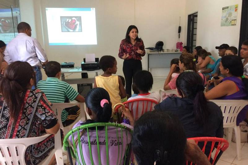 O Hospital Regional do Sudeste do Pará - Dr. Geraldo Veloso (HRSP), em Marabá, está arrecadando roupas, brinquedos, calçados, roupas de cama, alimentos não perecíveis e material de higiene para ajudar as famílias atendidas pela organização não-governamental Semear, que funciona no bairro Vale do Itacaiúnas, no núcleo Cidade Nova.

FOTO: ASCOM HRSP
DATA: 12.06.2018
MARABÁ - PARÁ <div class='credito_fotos'>Foto: ASCOM HRSP   |   <a href='/midias/2018/originais/5d58dfbf-b1bb-4505-b5ac-e8a164cee256.jpg' download><i class='fa-solid fa-download'></i> Download</a></div>