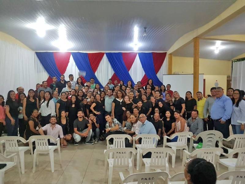 Servidores municipais de Ourém, no nordeste paraense, participaram (foto) do Programa de Municipalização a Escola de Governança Pública do Estado do Pará (EGPA). A formação levou seis cursos e certificou cerca de 200 pessoas, na semana passada. Também foi renovado, por dois anos, o Acordo de Cooperação Técnica entre a EGPA e a prefeitura municipal, o que permite aos servidores municipais o acesso a todas as ações, programas e projetos desenvovidos pela autarquia.

FOTO: ASCOM / EGPA
DATA: 28.05.2018
OURÉM - PARÁ <div class='credito_fotos'>Foto: ASCOM EGPA   |   <a href='/midias/2018/originais/5d7a0f41-6917-452c-9328-4ca38122c28f.jpg' download><i class='fa-solid fa-download'></i> Download</a></div>