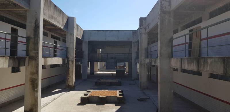 A população de Santana também está ansiosa para entrega da Escola de Trabalho e Produção do Pará (ETPP) que também foi visitada pelo Secretário Regional Jorge Bittencourt e comitiva, bem como pelo prefeito da cidade. Com investimentos do Governo do Estado de R$ 3.768.692,28, por meio da SEDUC, a obra em fase de acabamento, foi retomada em abril com previsão de término em dezembro. Mas o engenheiro responsável, Antônio Martins, enfatizou que será entregue antes.
FOTO: KÉLIA SANTOS / ASCOM CRGSP
DATA: 13.06.2018
SANTARÉM - PARÁ <div class='credito_fotos'>Foto: KÉLIA SANTOS / ASCOM CRGSP | <a href='/midias/2018/originais/5ee80ffc-b918-4473-a04d-41091f609166.jpg' download><i class='fa-solid fa-download'></i> Download</a></div>