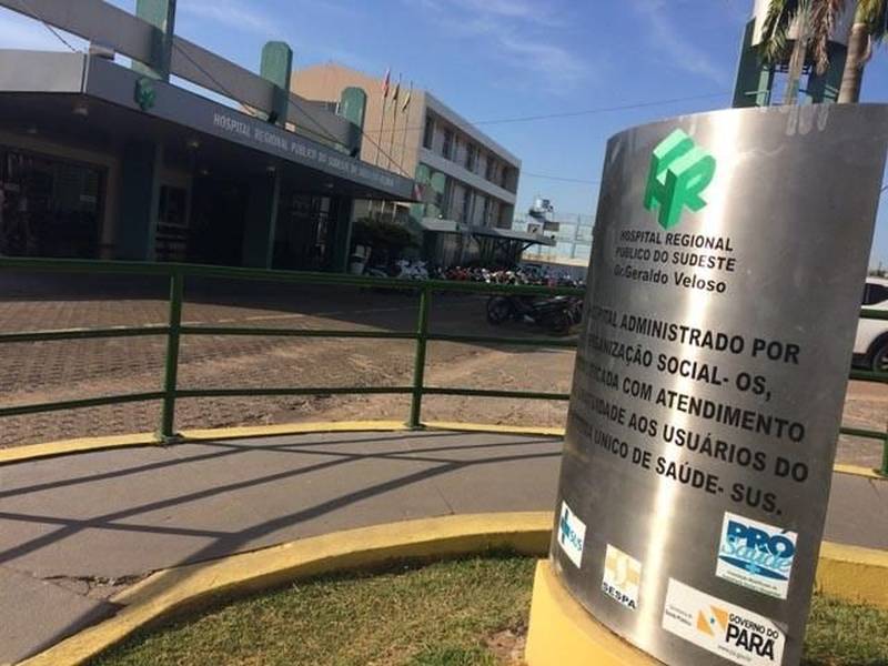 No próximo sábado, 8, o governador do Estado do Pará, Simão Jatene, inaugura o serviço de Hemodiálise do Hospital Regional do Sudeste do Pará - Dr. Geraldo Veloso (HRSP), em Marabá, no sudeste do estado. Com um investimento de mais de R$ 1,7 milhão, o setor possui 20 máquinas e poderá atender a 103 pacientes por mês, produzindo uma média mensal de 1.500 sessões. A entrega ampliará o atendimento a pacientes renais do Estado, junto com outras Unidades já em funcionando, como o Hospital Regional do Baixo Amazonas (HRBA), em Santarém, e o Hospital Regional Público da Transamazônica (HRPT), em Altamira – também, gerenciadas pela Pró-Saúde Associação de Assistência Social e Hospitalar. 

FOTO: ASCOM / HRBA 
DATA: 07.12.2018
MARABÁ - PARÁ <div class='credito_fotos'>Foto: Ascom HRBA   |   <a href='/midias/2018/originais/5fbfa52a-d385-46c3-aca9-090ecae772d0.jpg' download><i class='fa-solid fa-download'></i> Download</a></div>