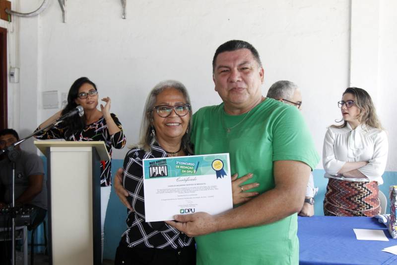 A Superintendência do Sistema Penitenciário do Estado (Susipe) realizou nesta quinta-feira, 10, a premiação do 3º Concurso de Redação realizado pela Defensoria Pública da União (DPU), com o apoio do Departamento Penitenciário Nacional (Depen), e que teve como tema "Mais direitos, menos grades". O evento teve por objetivo a certificação dos internos custodiados no Centro de Recuperação do Coqueiro (CRC), que conquistaram os três primeiros lugares de todo o Brasil.
FOTO: AKIRA ONUMA / ASCOM SUSIPE
DATA: 10.05.2018
BELÉM - PARÁ <div class='credito_fotos'>Foto: Akira Onuma / Ascom Susipe | <a href='/midias/2018/originais/60432e89-5fbb-4e55-b22c-4d65fec23b7d.jpg' download><i class='fa-solid fa-download'></i> Download</a></div>