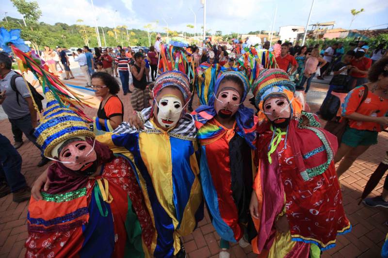 O Parque Estadual do Utinga (PEUt) o mais importante espaço de preservação e estudo da biodiversidade dentro da Região Metropolitana de Belém será reaberto à população a partir desta sexta,16, a partir das 16h30, com apresentações artísticas, com o Boi Veludinho, crianças do Pro Paz e a premiada Orquestra Sinfônica do Theatro da Paz. A apresentação será em um espaço ao ar livre e não será necessária a retirada de ingressos, por esse motivo, a recomendação é que o público chegue cedo, porque a entrada será fechada quando o espaço estiver lotado.
FOTO: MÁCIO FERREIRA / AG PARÁ
DATA: 16.03.2018
BELÉM - PARÁ <div class='credito_fotos'>Foto: MÁCIO FERREIRA/ AG. PARÁ | <a href='/midias/2018/originais/619ad1da-7c60-4947-be3a-0571af336aec.jpg' download><i class='fa-solid fa-download'></i> Download</a></div>