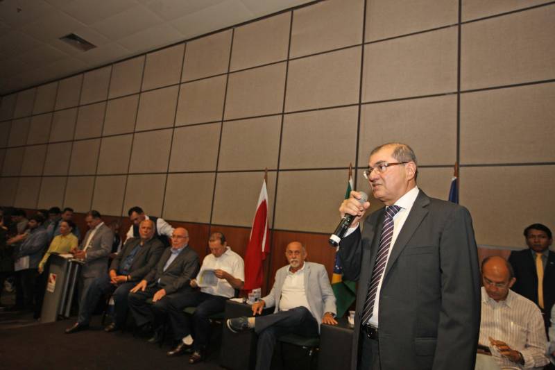 Com a entrega de mais 359 veículos, somente esta semana, o Governo do Pará reforçou a atuação da área de segurança pública em todo o Estado. Todos os veículos auxiliarão no combate a criminalidade e a manutenção da segurança em todo o território paraense. Boa parte desses veículos foi destinada diretamente para as guardas municipais, numa ação integrada com as Prefeituras, por meio da Secretaria de Segurança Pública e Defesa Social (Segup) com articulação da Secretaria de Municípios Sustentáveis, que define em conjunto com os municípios, a agenda de prioridades. A última etapa da entrega ocorreu nesta quinta-feira (5), no Hangar – Centro de Convenções da Amazônia. Na foto, o secretário de Segurança Pública, Luiz Fernandes.
FOTO: ANTÔNIO SILVA / AG. PARÁ
DATA: 05.07.2018
BELÉM - PARÁ <div class='credito_fotos'>Foto: Antônio Silva/Ag. Pará | <a href='/midias/2018/originais/61c14391-befe-4fa5-9aa6-58d13682fe6b.jpg' download><i class='fa-solid fa-download'></i> Download</a></div>