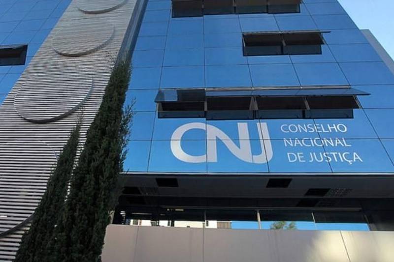 O Conselho Nacional de Justiça (CNJ) implantará a partir de maio o Banco Nacional de Monitoramento de Prisões 2 (BNMP 2.0), que vai manter atualizado o cadastro nacional de pessoas privadas de liberdade em todo o país. O sistema BNMP 2.0 tem o objetivo de integrar todos os Tribunais de Justiça do país com os dados da pessoa presa. No Pará, a atualização será feita por servidores do Tribunal de Justiça do Estado do Pará (TJE), em parceria com a Superintendência do Sistema Penitenciário do Estado (Susipe).
FOTO: LUCAS CASTOR / AGÊNCIA CNJ
DATA: 24.04.2018
<div class='credito_fotos'>Foto: LUCAS CASTOR / AGÊNCIA CNJ | <a href='/midias/2018/originais/61f7fece-a671-4424-9419-f8cada7197fb.jpg' download><i class='fa-solid fa-download'></i> Download</a></div>
