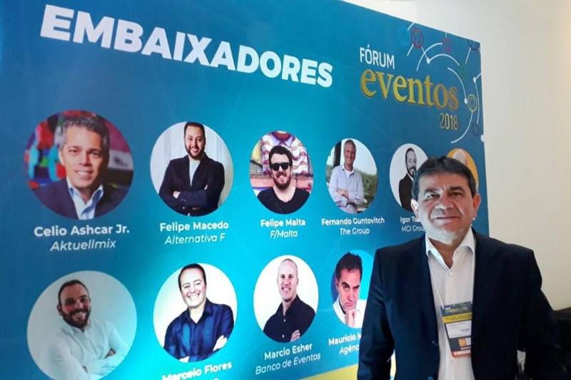 quipamentos turísticos do Estado, reconhecidos nacionalmente como importantes polos para eventos no Pará, foram representados durante o Fórum de Eventos 2018, o mais relevante encontro de inovação em eventos no Brasil e no exterior. Executivos da Organização Social Pará 2000, responsável pela gestão de seis dos principais complexos turísticos da capital, participaram do Fórum em São Paulo, nos dias 22 e 23 de abril. Na ocasião, o diretor-presidente da OS Pará 2000, Fabriano Fretes (foto) e o gerente de novos negócios, Mauro Amim prestigiaram a programação, que contou com mais de 20 palestras com experts nacionais e internacionais em temas relacionados à inovação na experiência do cliente, e a eficiência e competitividade do negócio.
FOTO: ASCOM / OS PARÁ 2000
DATA: 24.04.2018
SÃO PAULO - SP <div class='credito_fotos'>Foto: ASCOM OS PARÁ 2000 | <a href='/midias/2018/originais/62922fba-0514-4f2d-a08a-e2b3e286eb42.jpg' download><i class='fa-solid fa-download'></i> Download</a></div>
