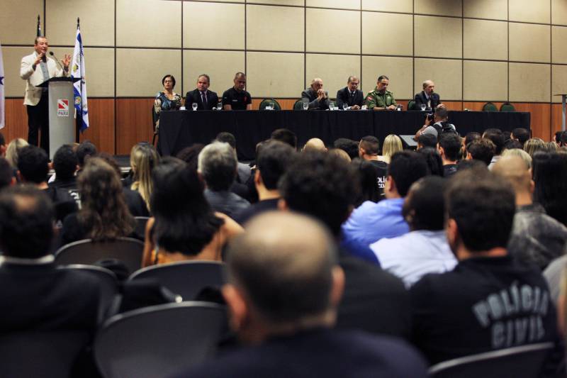 O presidente da Assembleia Legislativa do Pará (Alepa), deputado Márcio Miranda (foto), também esteve presente na cerimônia. Na oportunidade destacou os investimentos do Estado diante de um cenário de crise econômica nacional. 

FOTO: RODOLFO OLIVEIRA / AG. PARÁ
DATA: 22.03.2018
BELÉM - PARÁ <div class='credito_fotos'>Foto: Rodolfo Oliveira/Ag. Pará   |   <a href='/midias/2018/originais/631a0642-5914-46fd-94c9-df1320473509.jpg' download><i class='fa-solid fa-download'></i> Download</a></div>