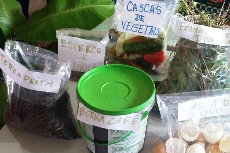 O escritório de Nova Ipixuna da Empresa de Assistência Técnica e Extensão Rural do Estado do Pará (Emater-Pará) apresentou nesta semana, na comunidade Boa Esperança, projeto de implantação de hortas comunitárias, envolvendo múltiplas parcerias municipais.
FOTO: ASCOM EMTAER
DATA: 26.04.2018
NOVA IPIXUNA - PARÁ <div class='credito_fotos'>Foto: ASCOM EMATER | <a href='/midias/2018/originais/63431000-85dc-4f29-b977-44355637a56e.jpg' download><i class='fa-solid fa-download'></i> Download</a></div>