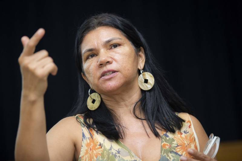 Reunião do Grupo de trabalho (GT) de educação, projeto Kuarika Naruki, para capacitação e acolhimento de povos Warao no Estado. O encontro foi realizado na tarde desta segunda-feira, 11, no auditório da Ueafto, CCBS/UEPA, em Belém.

FOTO: NAILANA THIELY / ASCOM UEPA
DATA: 11.06.2018
BELÉM - PARÁ <div class='credito_fotos'>Foto: Nailana Thiely / Ascom Uepa   |   <a href='/midias/2018/originais/642fef3a-c28b-435e-8c41-cf8098b5efdf.jpg' download><i class='fa-solid fa-download'></i> Download</a></div>