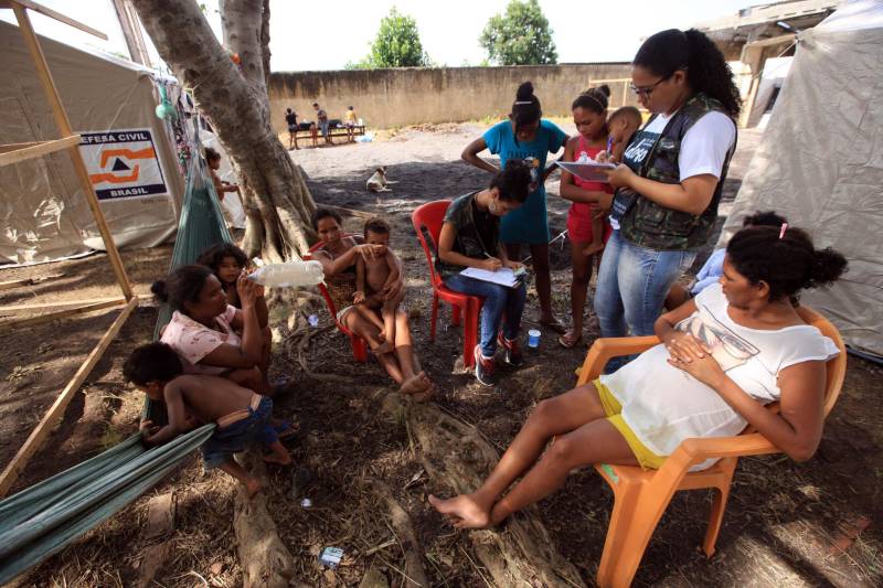 Em Marabá (foto) já são 198 famílias desabrigadas, 58 desalojadas e 194 afetadas. O município conta com cinco abrigos oficiais e dois não oficiais - estruturados pela própria comunidade. As famílias já começaram a receber o benefício eventual por meio das Secretarias Estadual e Municipal de Assistência Social.

FOTO: MÁCIO FERREIRA / AG. PARÁ
DATA: 16.02.2018
MARABÁ - PARÁ <div class='credito_fotos'>Foto: MÁCIO FERREIRA/ AG. PARÁ   |   <a href='/midias/2018/originais/64dcaae5-003a-4bc2-b4b4-4dc27afa1e74.jpg' download><i class='fa-solid fa-download'></i> Download</a></div>