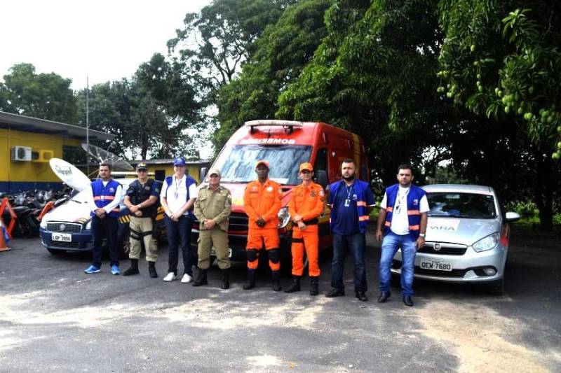 Cerca de 680 militares do Corpo de Bombeiros realizam trabalho de prevenção, primeiros socorros e resgate rodoviário nos municípios do interior do Estado, neste final de semana. A ação faz parte da operação Carnaval 2018. No sábado, 10, os militares itensificaram os serviços de prevenção, atuando com orientações aos banhistas, distribuição de pulseirinhas, captura de animal, orientações aos condutores de carros e motocicletas nas praias e acidentes rodoviários, além de atendimento de primeiros socorros. Na Ilha de Mosqueiro, o fim de semana de Carnaval foi marcado pela tranquilidade. Na região, 60 guarda-vidas do Corpo de Bombeiros estiveram nas principais praias.
FOTO: ASCOM CBMPA
DATA: 10.02.2018
SALINÓPOLIS - PARÁ <div class='credito_fotos'>Foto: Ascom CBMPA | <a href='/midias/2018/originais/66e624ca-91e8-4ed1-aaba-7778fbeadc61.jpg' download><i class='fa-solid fa-download'></i> Download</a></div>
