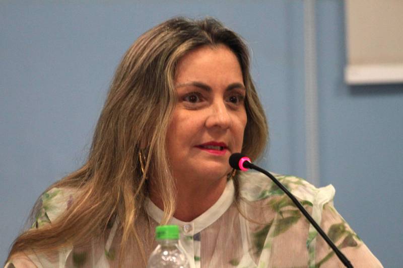 O Programa Nota Fiscal Cidadã, de estímulo à cidadania fiscal, realizou na tarde desta quinta-feira, 22, na sede da Ordem dos Advogados do Brasil (OAB), em Belém, a entrega simbólica dos prêmios do 22º sorteio, realizado no dia 14 de março. A subsecretária de administração tributária da Sefa, auditoria fiscal de receitas estaduais Rute Tostes (foto).
FOTO: CRISTINO MARTINS / AG. PARÁ
DATA: 22.03.2018
BELÉM - PARÁ <div class='credito_fotos'>Foto: Cristino Martins/Ag. Pará | <a href='/midias/2018/originais/6849dd41-6505-4f87-93ff-086112efef0d.jpg' download><i class='fa-solid fa-download'></i> Download</a></div>