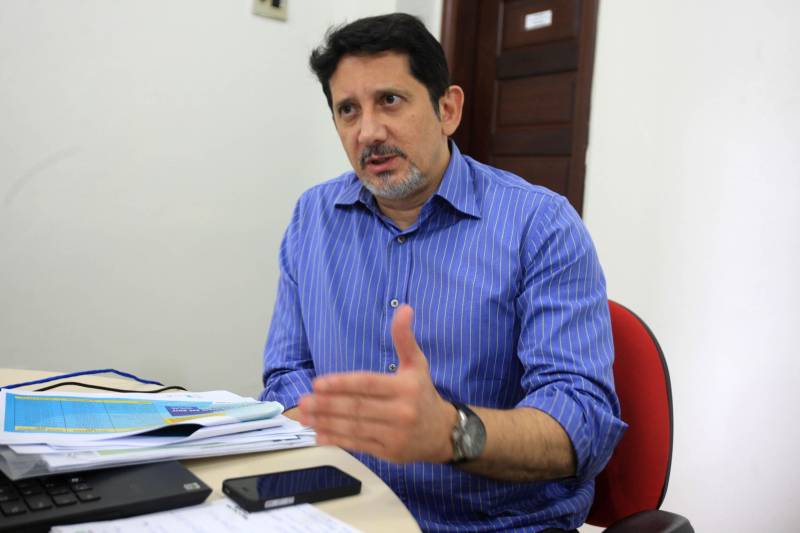 Segundo o diretor Científico da Fapespa, Helder de Paula Mello (foto), o objetivo dos investimentos é contribuir para que o município passe por transformações positivas nos próximos anos, já que em pouco tempo a economia de toda a região sentirá os reflexos da exploração de petróleo.
FOTO: RODOLFO OLIVEIRA / AG. PARÁ
DATA: 24.04.2018
SALINÓPOLIS - PARÁ <div class='credito_fotos'>Foto: Rodolfo Oliveira/Ag. Pará | <a href='/midias/2018/originais/684b1dd0-af13-4be2-b845-0945c21102bd.jpg' download><i class='fa-solid fa-download'></i> Download</a></div>