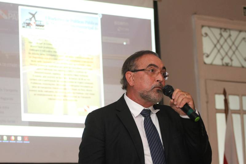 O Secretário de Estado de Transportes, Kleber Menezes (foto), apresentou na tarde desta sexta-feira (4), no Palácio do Governo, o aplicativo "Caminhos do Pará", desenvolvido pela Secretaria de Transportes, jutamente com o novo Portal Digital da Setran, integrado ao app, além de lançar o Mapa Viário do Pará 2018, totalmente atualizado. O aplicativo Caminhos do Pará, disponível gratuitamente para os sistemas IOS e Android, encontra-se completamente integrado ao site institucional da Setran, exibindo as notícias publicadas, além de dispor aos cidadãos o Sistema Viário Estadual completo, com todas as rodovias e pontes e suas respectivas quilometragens, portos e aeródromos, e os Mapas das diversas regiões do Pará, além de possibilitar ao usuário a indicação de acidentes, interdições e situações de perigo, por meio de GPS, para que a denúncia chegue à Secretaria praticamente em tempo real.
FOTO: CRISTINO MARTINS / AG. PARÁ
DATA: 04.05.2018
BELÉM - PARÁ <div class='credito_fotos'>Foto: Cristino Martins/Ag. Pará | <a href='/midias/2018/originais/68680293-af0b-43a2-9221-33dbce4c0302.jpg' download><i class='fa-solid fa-download'></i> Download</a></div>
