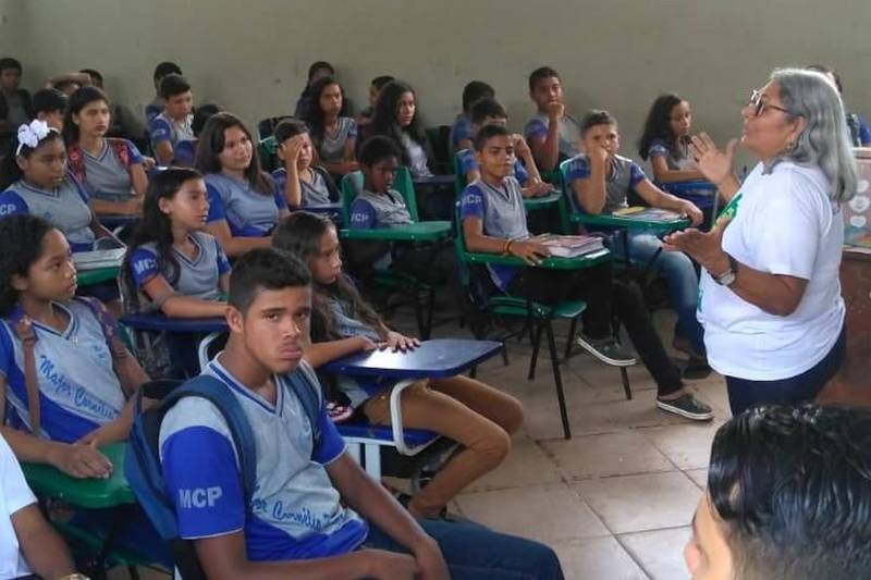 Os municípios de Santo Antônio do Tauá (foto) e Tomé-Açu, no nordeste paraense, receberam ações de educação no trânsito, realizadas pelo Departamento de Trânsito do Estado do Pará (Detran), nas duas últimas semanas.
FOTO: ROSE BARBOSA / ASCOM DETRAN
DATA: 13.11.2018
SANTO ANTÔNIO DO TAUÁ - PARÁ <div class='credito_fotos'>Foto: ROSE BARBOSA / ASCOM DETRAN | <a href='/midias/2018/originais/68b4d4a2-9082-436d-a45e-c1e1e9c8e164.jpg' download><i class='fa-solid fa-download'></i> Download</a></div>