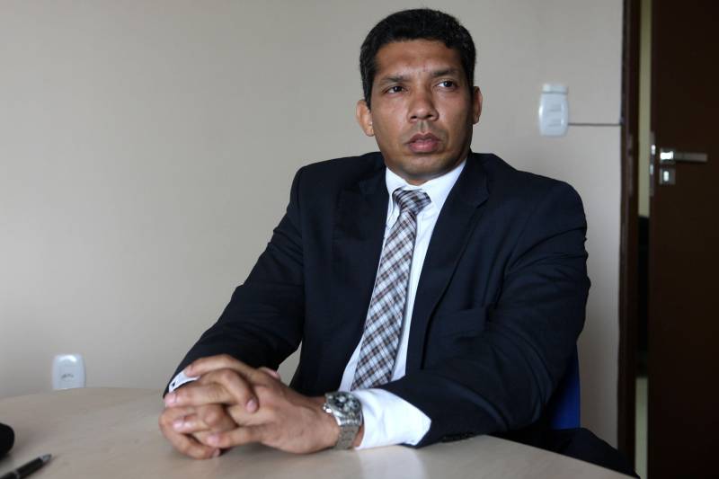 Para o delegado Geral da Polícia Civil do Pará, Cláudio Galeno, a união entre a Delegacia Fluvial que é uma unidade da Policia Civil e o Grupamento Fluvial que é uma unidade da Policia Militar produz investigações de grande gabarito abrangendo o Estado como um todo.
FOTO: RODOLFO OLIVEIRA / ARQUIVO AG. PARÁ
DATA: 27.04.2018
BELÉM - PARÁ <div class='credito_fotos'>Foto: Marcelo Lelis / Ag. Pará | <a href='/midias/2018/originais/68fb7e1e-3d87-4e97-98bb-4623f0fa35df.jpg' download><i class='fa-solid fa-download'></i> Download</a></div>