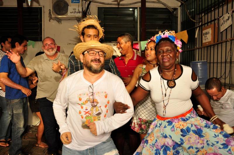 Participação especial do personagem Epaminondas Gustavo, criado pelo juiz Cláudio Rendeiro, que entraram como parceiros do evento
FOTO: JOSÉ PANTOJA / ASCOM SESPA
DATA: 26.06.2018
BELÉM - PARÁ <div class='credito_fotos'>Foto: José Pantoja/ Sespa | <a href='/midias/2018/originais/69ec7838-0154-4ba1-a4ab-2d258cfd9661.jpg' download><i class='fa-solid fa-download'></i> Download</a></div>