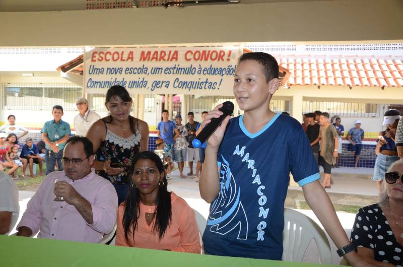 Após obras de reforma e ampliação, a Escola Estadual de Ensino Fundamental e Médio Maria das Mercês de Oliveira Conor, no município de Castanhal, foi entregue à população pela Secretaria de Estado de Educação (Seduc), na última quinta-feira (27). "Estamos entregando a escola completamente reformada e ampliada, desde os laboratórios e cantina, até as salas de aula. Temos a expectativa de que a comunidade abrace a escola, a oportunidade de ter melhoria no local de trabalho e, principalmente, consiga oportunizar qualidade de ensino a todos os estudantes da escola. É um grande avanço e uma grande conquista. Tenho certeza de que todos estão muito felizes com a nova escola”, disse o secretário adjunto de Ensino, José Roberto Silva. Na foto, o aluno Ryan Gabriel Vale, do 8º ano.

FOTO: RAI PONTES / ASCOM SEDUC
DATA: 27.12.2018
CASTANHAL - PARÁ
 <div class='credito_fotos'>Foto: Rai Pontes/Ascom Seduc   |   <a href='/midias/2018/originais/6a6de76e-27fd-41cd-a006-ba63a92e9d48.jpg' download><i class='fa-solid fa-download'></i> Download</a></div>