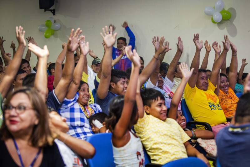 Reunião do Grupo de trabalho (GT) de educação, projeto Kuarika Naruki, para capacitação e acolhimento de povos Warao no Estado. O encontro foi realizado na tarde desta segunda-feira, 11, no auditório da Ueafto, CCBS/UEPA, em Belém.

FOTO: NAILANA THIELY / ASCOM UEPA
DATA: 11.06.2018
BELÉM - PARÁ <div class='credito_fotos'>Foto: Nailana Thiely / Ascom Uepa   |   <a href='/midias/2018/originais/6b1c1049-f276-451f-a354-bc8a8f60a32a.jpg' download><i class='fa-solid fa-download'></i> Download</a></div>
