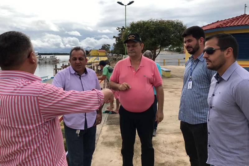 As obras dos terminais hidroviários de cargas e passageiros dos municípios de Prainha, Almeirim, Faro e Terra Santa (foto), na região do Baixo Amazonas, prosseguem a todo vapor. As novas estruturas permitirão mais organização nas operações portuárias, além de dinamizarem as economias locais.
FOTO: SAMUEL ALVARENGA / SECOM
DATA: 26.02.2018
TERRA SANTA - PARÁ <div class='credito_fotos'>Foto: Samuel Alvarenga / Secom | <a href='/midias/2018/originais/6b2fcc56-bd86-4b30-862e-029b8cab72a8.jpg' download><i class='fa-solid fa-download'></i> Download</a></div>