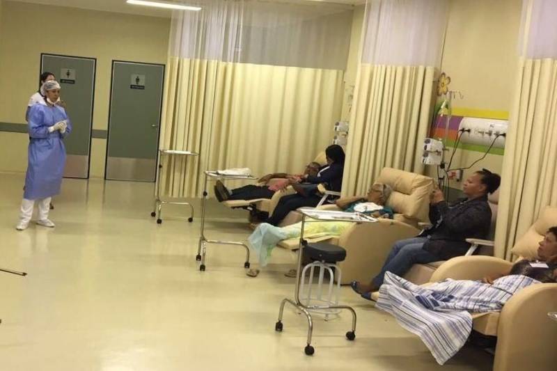 Até janeiro de 2019, a assistência no tratamento de câncer oferecida para usuários atendidos pela Unidade de Alta Complexidade em Oncologia Dr. Vítor Moutinho (Unacon), em Tucuruí, será complementada com a oferta do atendimento em radioterapia.
FOTO: ARQUIVO / ASCOM UNACON
DATA: 02.11.2018
TUCURUÍ - PARÁ <div class='credito_fotos'>Foto: Ascom Unacon | <a href='/midias/2018/originais/6b48689e-284d-4e58-b7b1-1e8dcbbbc295.jpg' download><i class='fa-solid fa-download'></i> Download</a></div>