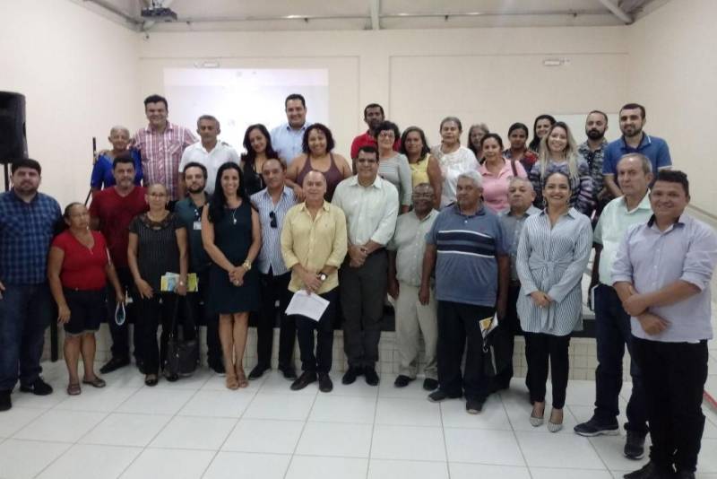 A equipe do Centro Regional de Governo do Sudeste do Pará sediou nos dias 2 e 3 de maio, em Marabá, o workshop “Política Estadual de Socioeconomia, Governança Pública Compartilhada e Planejamento Estratégico Situacional”, ministrado pelos consultores Oscar Marmolejo e Vinícius Ferreira, do Programa das Nações Unidas para o Desenvolvimento (Pnud).
FOTO: ASCOM CRGSP
DATA: 03.05.2018
MARABÁ - PARÁ <div class='credito_fotos'>Foto: ASCOM CRGSP | <a href='/midias/2018/originais/6ba8547e-0a6c-47ea-86c4-be04120efb51.jpg' download><i class='fa-solid fa-download'></i> Download</a></div>