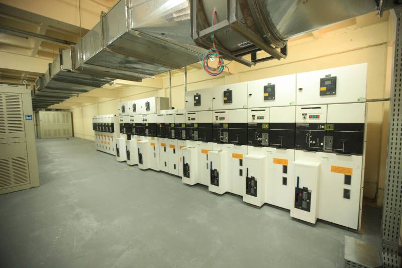 “A população de Itaituba vai contar com uma estrutura fora do comum em hospitais públicos do Brasil”. A afirmação é do engenheiro Gustavo Garoli, gerente geral da obra do Hospital Regional do Tapajós, no município de Itaituba, que está com a estrutura 95% concluída. O hospital que fica na região sudoeste do Estado deve beneficiar, além de cerca de 100 mil itaitubenses, moradores de nove municípios vizinhos.

FOTO: MÁCIO FERREIRA / AG. PARÁ
DATA: 19.12.2018
ITAITUBA - PARÁ <div class='credito_fotos'>Foto: MÁCIO FERREIRA/ AG. PARÁ   |   <a href='/midias/2018/originais/6bf840e6-2e2f-44a3-8aaf-32f41f66b202.jpg' download><i class='fa-solid fa-download'></i> Download</a></div>