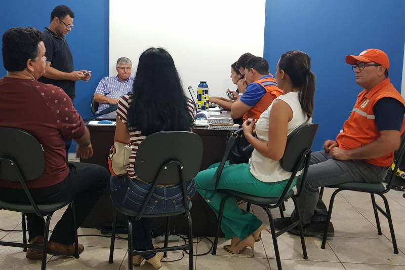 A chuva forte que caiu durante a tarde e a noite da última segunda-feira (26) em Redenção, provocou o rompimento de três represas em áreas privadas no município e, com isso, afetou 250 famílias em 12 bairros da cidade.

FOTO: ASCOM DEFESA CIVIL
DATA: 26.11.2018
REDENÇÃO - PARÁ <div class='credito_fotos'>Foto: ASCOM / DEFESA CIVIL    |   <a href='/midias/2018/originais/6c10506f-2d61-4af6-9a54-4c0936f9053b.jpg' download><i class='fa-solid fa-download'></i> Download</a></div>