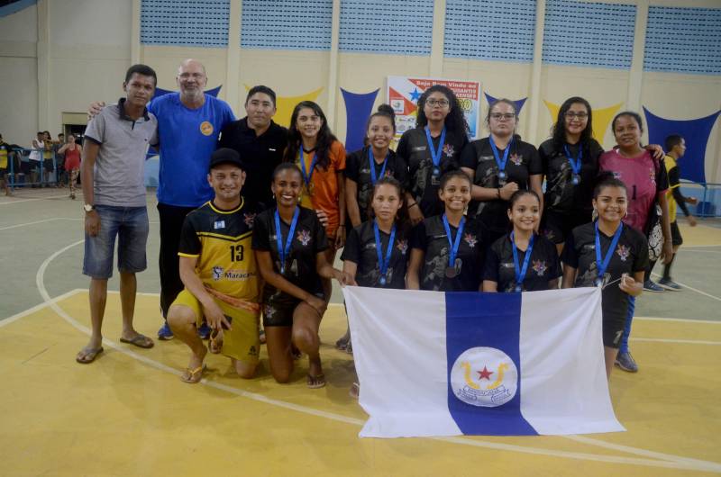 A etapa regional dos Jogos Estudantis Paraenses (Jeps), realizada de 16 a 19 de maio, no município de Igarapé-Açu, no nordeste do Estado, selecionou os times que vão disputar a etapa estadual, em junho, em Belém. Depois dos quatro dias de disputas, Castanhal foi apontada como a delegação que levará para a próxima etapa o maior número de times.
FOTO: RAI PONTES / ASCOM SEDUC
DATA: 20.05.2018
IGARAPÉ-AÇU - PARÁ <div class='credito_fotos'>Foto: Rai Pontes/Ascom Seduc | <a href='/midias/2018/originais/6d23be50-8fce-426f-a0a9-044e11776a2d.jpg' download><i class='fa-solid fa-download'></i> Download</a></div>