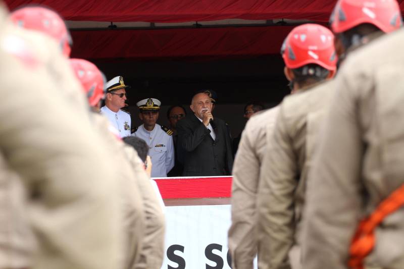 O Corpo de Bombeiros Militar do Pará completou nesta sexta-feira, 23, seu 136º aniversário. Uma solenidade no Quartel General da corporação, em Belém, marcou a data. A cerimônia contou com a presença do governador do Estado, Simão Jatene (foto).

FOTO: CRISTINO MARTINS / AG. PARÁ
DATA: 23.11.2018
BELÉM - PARÁ <div class='credito_fotos'>Foto: Cristino Martins/Ag. Pará   |   <a href='/midias/2018/originais/6df1e3ba-8a3e-453b-b662-8f4d9a6f1376.jpg' download><i class='fa-solid fa-download'></i> Download</a></div>