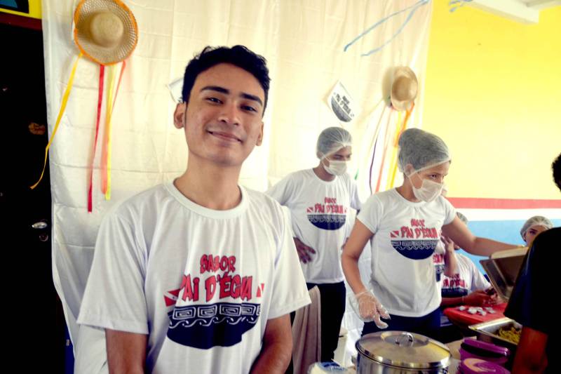 Estudantes da Escola Técnica Anísio Teixeira, no bairro do Umarizal, em Belém, participaram, na terça-feira (22), da 6ª edição do Projeto “Anísio Teixeira de Portas Abertas”. O evento teve  programação voltada para aproximar do mercado de trabalho os futuros profissionais dos cursos de Marketing, Comércio, Secretariado e Administração. Na foto, estudante do Curso de Marketing, Felipe Silva

FOTO: ELISEU DIAS / ASCOM SEDUC
DATA: 22.05.2018
BELÉM - PARÁ <div class='credito_fotos'>Foto: Eliseu Dias / Ascom Seduc   |   <a href='/midias/2018/originais/6e2ea7d6-de46-4f09-8f85-1c0a104a4690.jpg' download><i class='fa-solid fa-download'></i> Download</a></div>