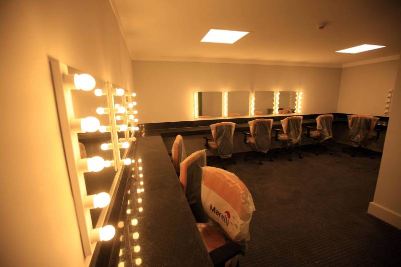 A inauguração do Liceu de Música de Bragança, neste dia 15, pode ser entendida como acontecimento de rotina de governo, mas a entrega das instalações, que ocupam um prédio da primeira metade do século passado, e um teatro contemporâneo, tem um significado para além dos acontecimentos de agenda da administração pública.

FOTO: MÁCIO FERREIRA / AG. PARÁ
DATA: 14.12.2018
BRAGANÇA - PARÁ <div class='credito_fotos'>Foto: MÁCIO FERREIRA/ AG. PARÁ   |   <a href='/midias/2018/originais/6e6eae57-ac57-4df8-95c7-e2cad897bc55.jpg' download><i class='fa-solid fa-download'></i> Download</a></div>