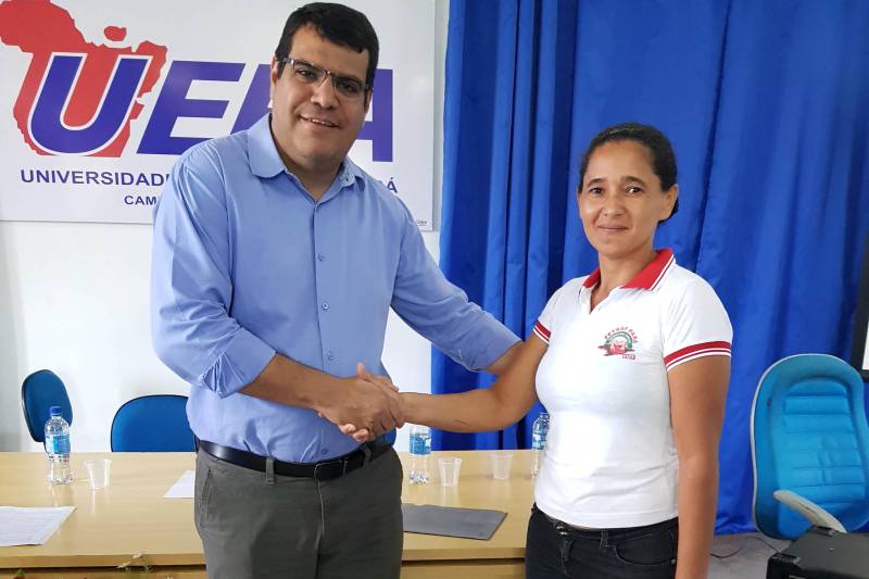 Junto com representantes da sociedade civil, sistema de segurança pública e poderes legislativo e executivo de Redenção, o Centro Regional de Governo do Sudeste do Pará discutiu, nesta quarta-feira, 23, em reunião estratégica, políticas públicas para a área da segurança no município. Na foto, Cleonice Lima, integrante da Fetraf, ficou satisfeita com as diretrizes tomadas na reunião.

FOTO: ASCOM / CRGSP
DATA: 23.05.2018
MARABÁ - PARÁ <div class='credito_fotos'>Foto: ASCOM CRGSP   |   <a href='/midias/2018/originais/6f87a30f-0a1b-47f3-b675-3eef13beb87f.jpg' download><i class='fa-solid fa-download'></i> Download</a></div>