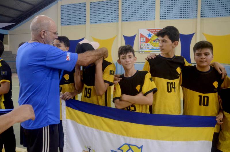 A etapa regional dos Jogos Estudantis Paraenses (Jeps), realizada de 16 a 19 de maio, no município de Igarapé-Açu, no nordeste do Estado, selecionou os times que vão disputar a etapa estadual, em junho, em Belém. Depois dos quatro dias de disputas, Castanhal foi apontada como a delegação que levará para a próxima etapa o maior número de times.
FOTO: RAI PONTES / ASCOM SEDUC
DATA: 20.05.2018
IGARAPÉ-AÇU - PARÁ <div class='credito_fotos'>Foto: Rai Pontes/Ascom Seduc | <a href='/midias/2018/originais/708aa3bf-8c55-41ce-9ff9-c97837f60269.jpg' download><i class='fa-solid fa-download'></i> Download</a></div>