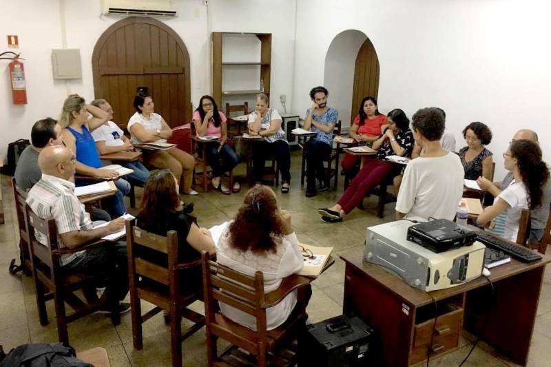 A Casa da Linguagem, instituição ligada à Fundação Cultural do Pará (FCP), promove oficinas de aperfeiçoamento para professores aos sábados.
FOTO: ARQUIVO / ASCOM FCP
DATA: 16.02.2018
BELÉM - PARÁ <div class='credito_fotos'>Foto: ASCOM FCPTN | <a href='/midias/2018/originais/726584b4-684e-4ce3-b10f-ade1e1c73819.jpg' download><i class='fa-solid fa-download'></i> Download</a></div>