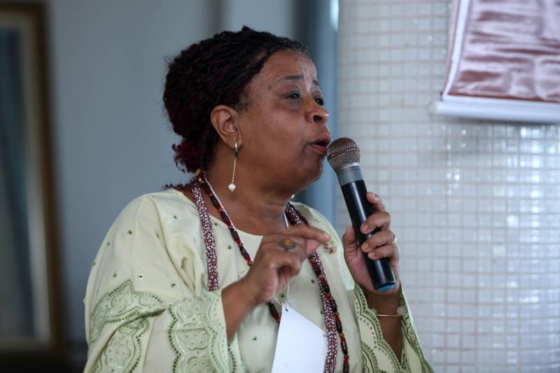 Mais de 400 lideranças de povos tradicionais de matrizes africanas, remanescentes quilombolas e indígenas estão reunidos em Belém, em um hotel da cidade, para a IV Conferência Estadual de Promoção da Igualdade Racial (Conepir). Na doto, a coordenadora nacional do Fórum Nacional de Segurança Alimentar e Nutricional dos Povos Tradicionais de Matriz Africana, a gaúcha Kota Mulanji.
FOTO: RODOLFO OLIVEIRA / AG. PARÁ
DATA: 28.03.2018
BELÉM - PARÁ <div class='credito_fotos'>Foto: Rodolfo Oliveira/Ag. Pará | <a href='/midias/2018/originais/72789c86-57f3-47d2-b37e-b8e05490be04.jpg' download><i class='fa-solid fa-download'></i> Download</a></div>