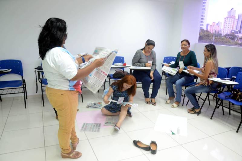 Começou, nesta segunda-feira (2), a Formação Continuada do Ensino Médio – Módulo III promovido pelo Projeto Mundiar, programa da Secretaria de Estado de Educação (Seduc) que atua na correção da distorção idade/ano escolar desde 2014.
FOTO: ELISEU DIAS / ASCOM SEDUC
DATA: 02.04.2018
BELÉM - PARÁ <div class='credito_fotos'>Foto: Eliseu Dias / Ascom Seduc | <a href='/midias/2018/originais/7342c7d0-c3f7-4252-b151-d511a7276481.jpg' download><i class='fa-solid fa-download'></i> Download</a></div>