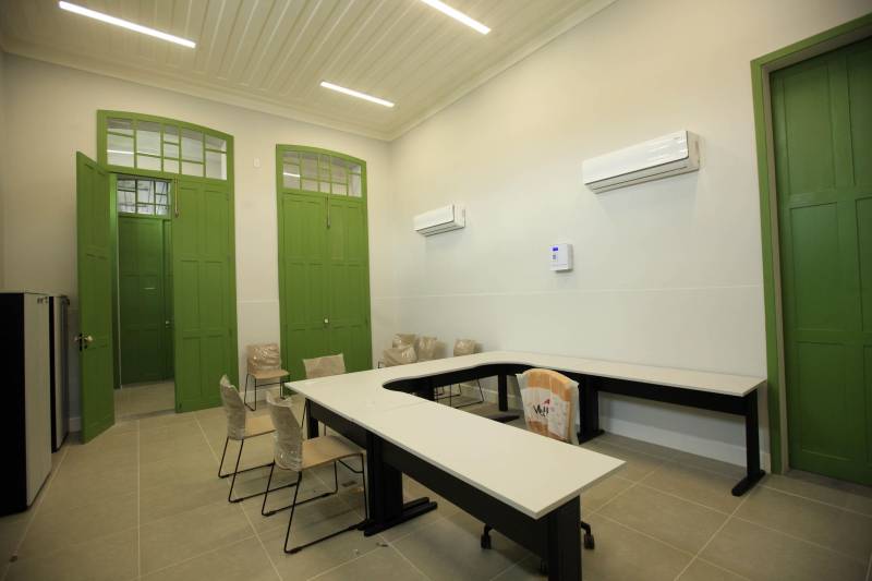 A inauguração do Liceu de Música de Bragança, neste dia 15, pode ser entendida como acontecimento de rotina de governo, mas a entrega das instalações, que ocupam um prédio da primeira metade do século passado, e um teatro contemporâneo, tem um significado para além dos acontecimentos de agenda da administração pública.

FOTO: MÁCIO FERREIRA / AG. PARÁ
DATA: 14.12.2018
BRAGANÇA - PARÁ <div class='credito_fotos'>Foto: MÁCIO FERREIRA/ AG. PARÁ   |   <a href='/midias/2018/originais/7355ce26-07a4-4c5e-9962-4ad190ffb453.jpg' download><i class='fa-solid fa-download'></i> Download</a></div>