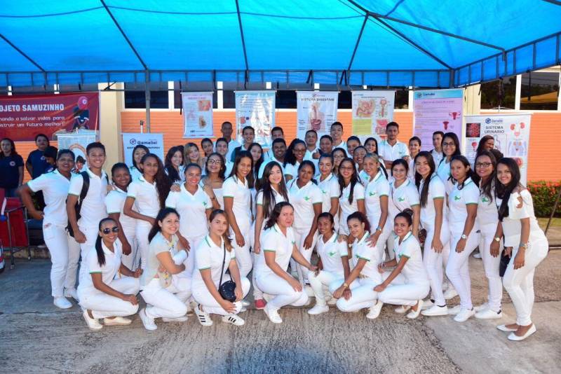 Centenas de pessoas entre colaboradores, usuários e acompanhantes participaram da ação de educação em saúde que marcou a comemoração dos dois anos de funcionamento da Unidade de Alta Complexidade em Oncologia Dr. Vitor Moutinho (Unacon), em Tucuruí, no sudeste paraense, nesta quarta-feira, 18. As atividades comemorativas contaram com a parceria da Sespa, da Prefeitura Municipal de Tucuruí, da Universidade Estadual do Pará (Uepa) e Unopar, Faculdade Gamaliel (foto), Eletronorte e do cantor regional Igor Nemo, entre outras.
FOTO: ASCOM UNACON
DATA: 18.04.2018
TUCURUÍ - PARÁ <div class='credito_fotos'>Foto: Ascom Unacon | <a href='/midias/2018/originais/74080978-7aac-4989-a47a-329d7598bba9.jpg' download><i class='fa-solid fa-download'></i> Download</a></div>