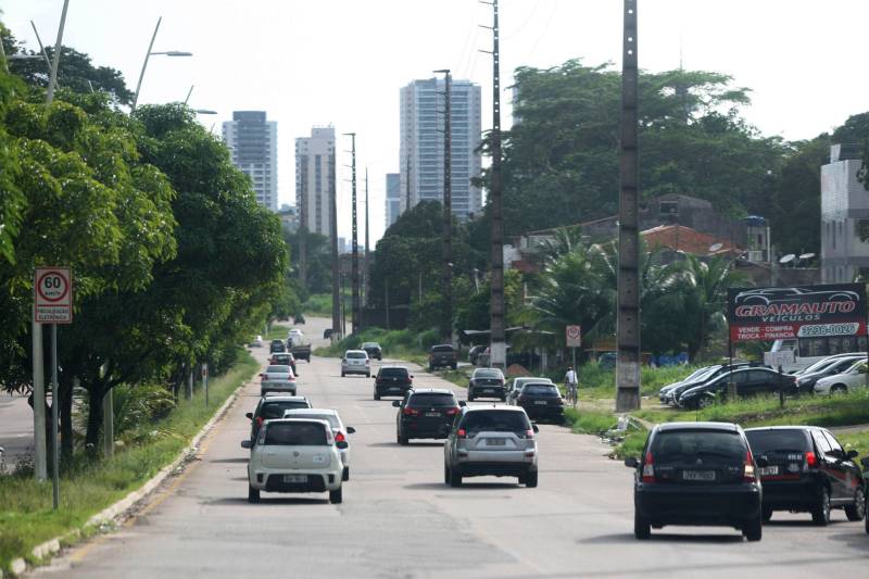 Até o dia 13 de fevereiro os proprietários de veículos com placas de finais incluídos no intervalo 72-92 poderão garantir descontos no pagamento do Imposto sobre a Propriedade de Veículos Automotores (IPVA).

FOTO: IGOR BRANDÃO / AG. PARÁ
DATA: 09.02.2018
BELÉM - PARÁ <div class='credito_fotos'>Foto: IGOR BRANDÃO / AG. PARÁ   |   <a href='/midias/2018/originais/74d6650b-3b08-4133-bd08-38c175ecc733.jpg' download><i class='fa-solid fa-download'></i> Download</a></div>