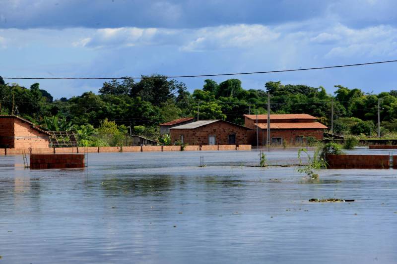 Em Marabá (foto) já são 198 famílias desabrigadas, 58 desalojadas e 194 afetadas. O município conta com cinco abrigos oficiais e dois não oficiais - estruturados pela própria comunidade. As famílias já começaram a receber o benefício eventual por meio das Secretarias Estadual e Municipal de Assistência Social.

FOTO: MÁCIO FERREIRA / AG. PARÁ
DATA: 16.02.2018
MARABÁ - PARÁ <div class='credito_fotos'>Foto: MÁCIO FERREIRA/ AG. PARÁ   |   <a href='/midias/2018/originais/7550e24e-2408-4e4d-9e0a-10410a983c57.jpg' download><i class='fa-solid fa-download'></i> Download</a></div>