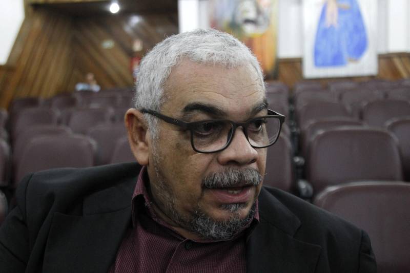 A Semana do Encarcerado 2018 foi aberta oficialmente nesta segunda-feira (4), no auditório da Universidade da Amazônia (Unama), campus Alcindo Cacela, em Belém. O evento é realizado pela Arquidiocese de Belém, por meio da Pastoral Carcerária, e conta com  a parceria da Superintendência do Sistema Penitenciário do Pará (Susipe), Prefeitura Municipal de Ananindeua, Defensoria Pública do Estado (DPE), Unama, Universidade Federal do Pará (UFPA) e Tribunal de Justiça do Estado (TJPA). Na foto, o diretor da Susipe, Ivaldo Capeloni.

FOTO: AKIRA ONUMA / ASCOM SUSIPE
DATA: 04.06.2018
BELÉM - PARÁ <div class='credito_fotos'>Foto: Akira Onuma / Ascom Susipe   |   <a href='/midias/2018/originais/773a3bd1-8c58-4bae-871b-e6ae863907d2.jpg' download><i class='fa-solid fa-download'></i> Download</a></div>