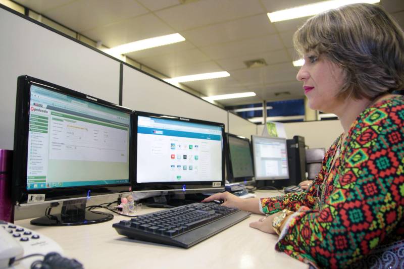 A Empresa de Tecnologia da Informação e Comunicação do Estado do Pará (Prodepa) tem como um dos seus objetivos integrar o Governo do Pará ao mundo digital. Para isso, trabalha desenvolvendo softwares capazes de solucionar as demandas governamentais, de uso interno das secretarias, com sistemas específicos, e de programas que atendam diretamente o cidadão.

FOTO: MÁCIO FERREIRA / AG. PARÁ
DATA: 10.03.2016
BELÉM - PARÁ <div class='credito_fotos'>Foto: MÁCIO FERREIRA/ AG. PARÁ   |   <a href='/midias/2018/originais/775a30cc-fda7-4d3b-ab98-3a0ea96208c2.jpg' download><i class='fa-solid fa-download'></i> Download</a></div>